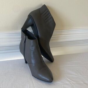 Kenneth Cole Reaction Gray-Brown Pointed-Toe Ankle Boots